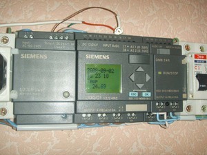 ПЛК Siemens LOGO (ближе)